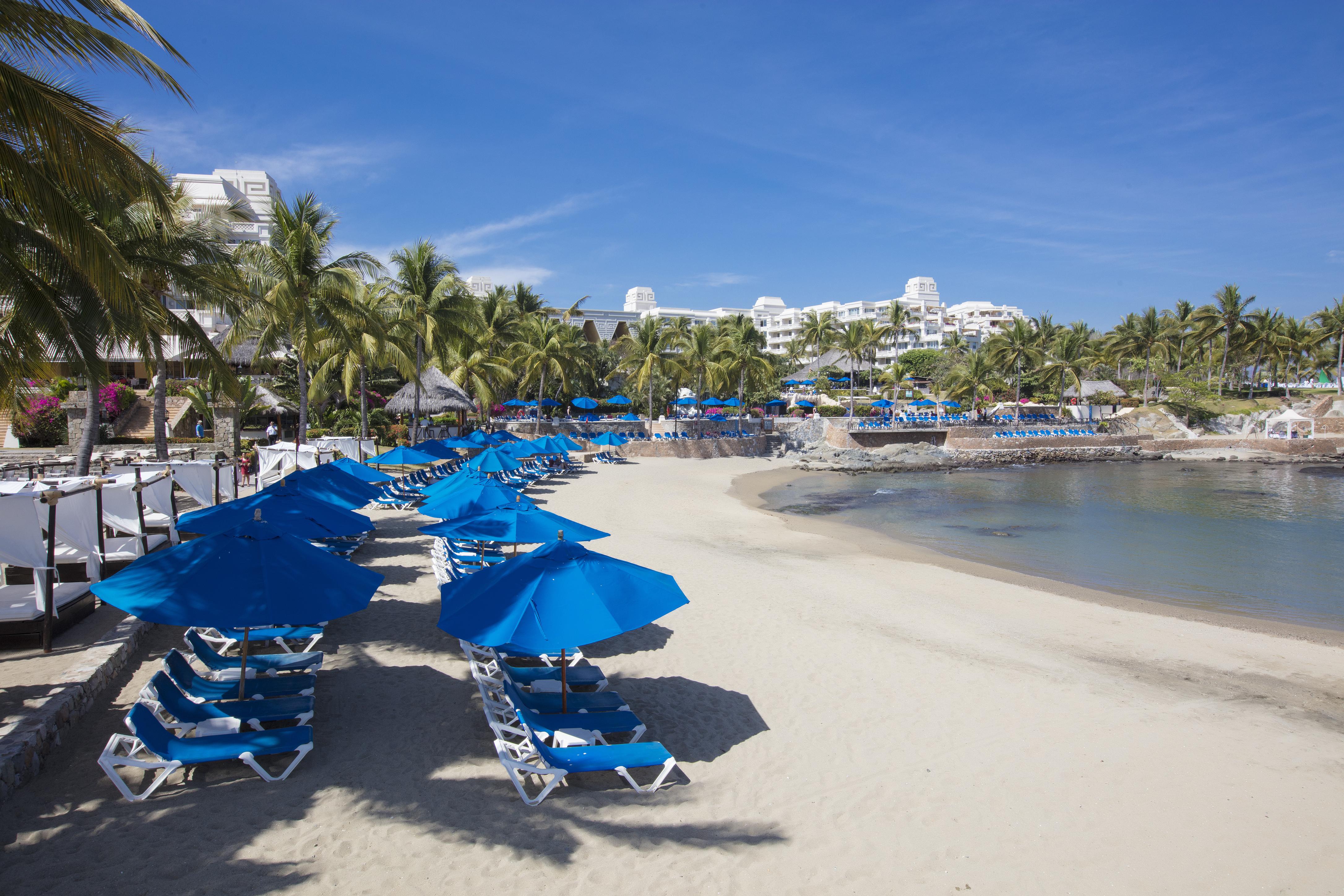 Barcelo Karmina Hotel Манзанило Екстериор снимка Beach at the Grand Fiesta Americana Resort, Acapulco, Mexico