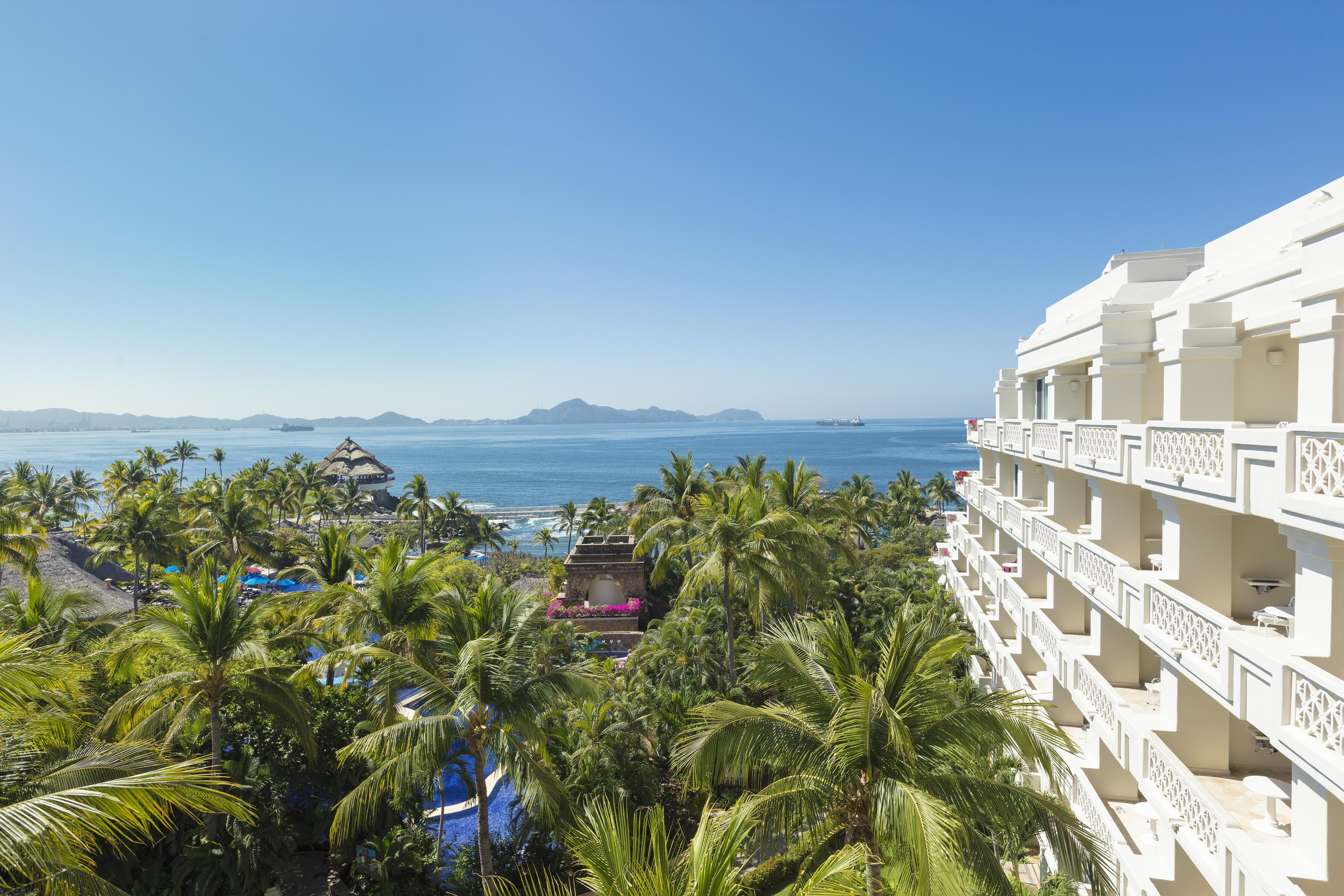 Barcelo Karmina Hotel Манзанило Екстериор снимка View of the bay from the hotel