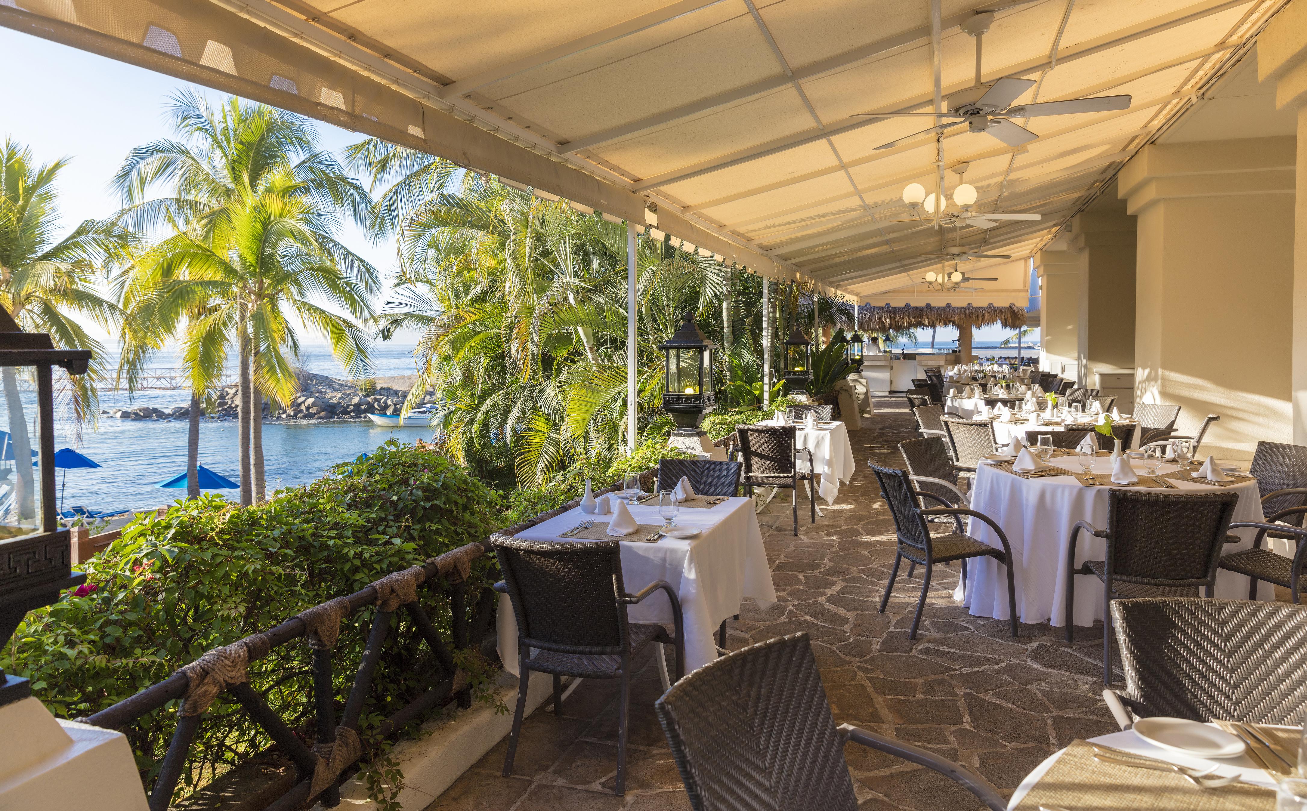 Barcelo Karmina Hotel Манзанило Екстериор снимка The Terrace at the Four Seasons Resort